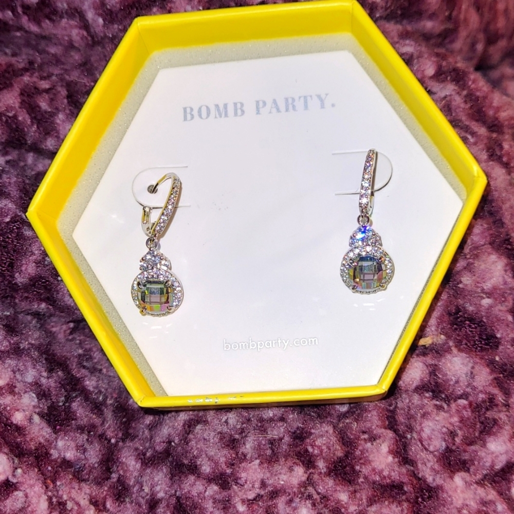 Rhodium plated Rainbow Topaz earrings!